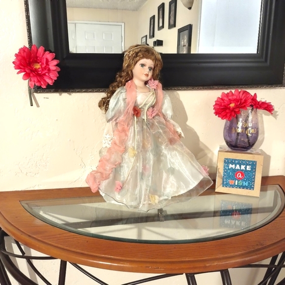 Porcelain Doll Cathay collection curly blonde hair on flowering dress - Picture 5 of 12